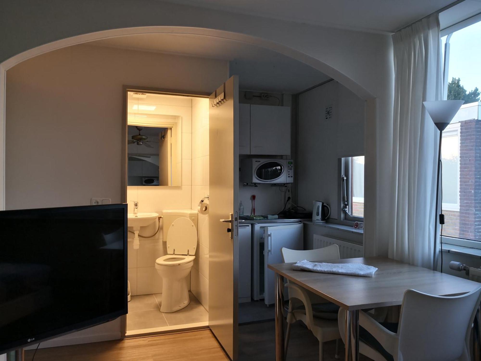 Bordine Guesthouse Leeuwarden Oda fotoğraf